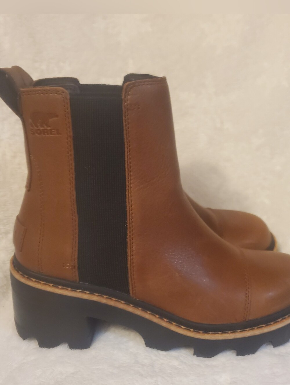 Sorel Joan Now Pull On Chelsea Boots In Velvet Tan Black 7